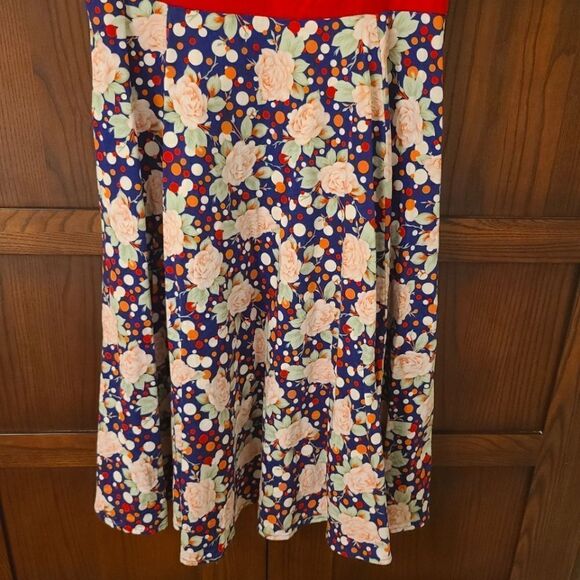 Heart & Roses Connie Floral Retro Swing Dress in Dark Blue - Picture 4 of 9